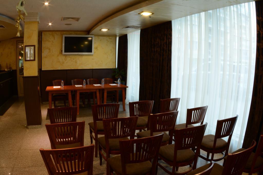 Hotel Afrodita Plovdiv Buitenkant foto