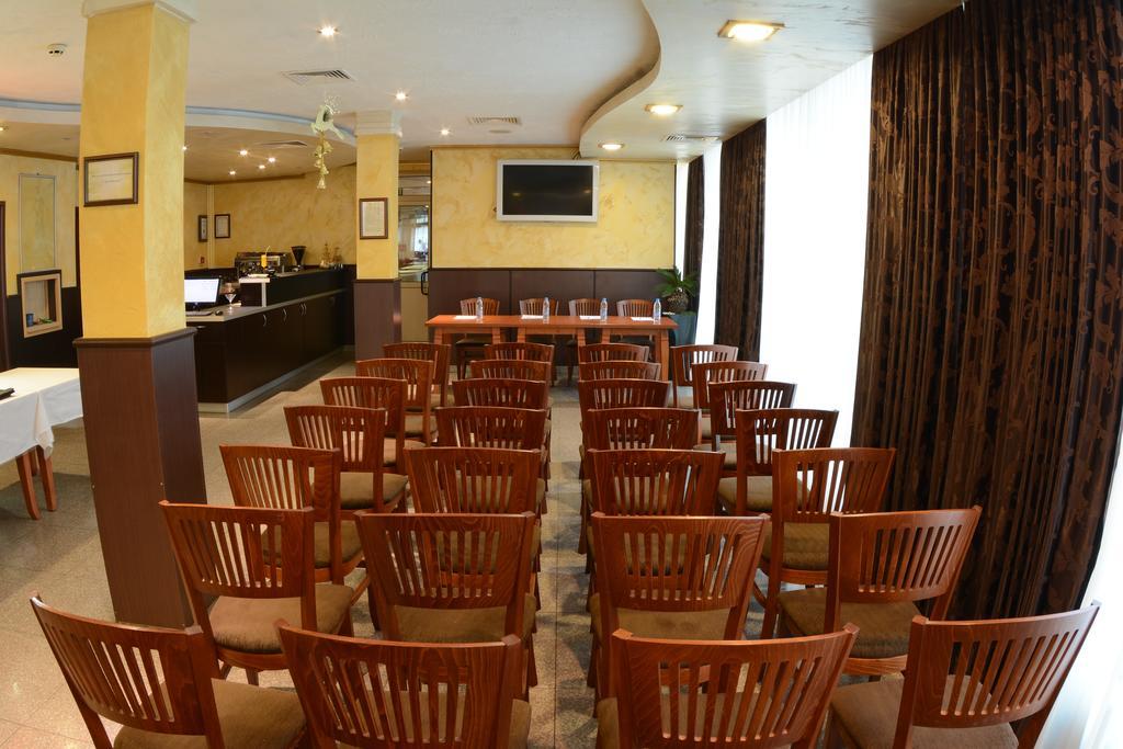 Hotel Afrodita Plovdiv Buitenkant foto