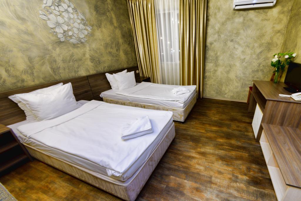 Hotel Afrodita Plovdiv Buitenkant foto