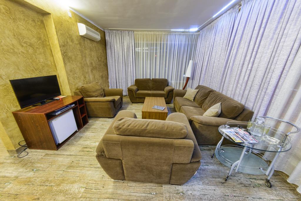 Hotel Afrodita Plovdiv Buitenkant foto